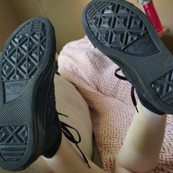 All Black High Top Converse Women's 7 Men's 5 - Picture 4 of 4